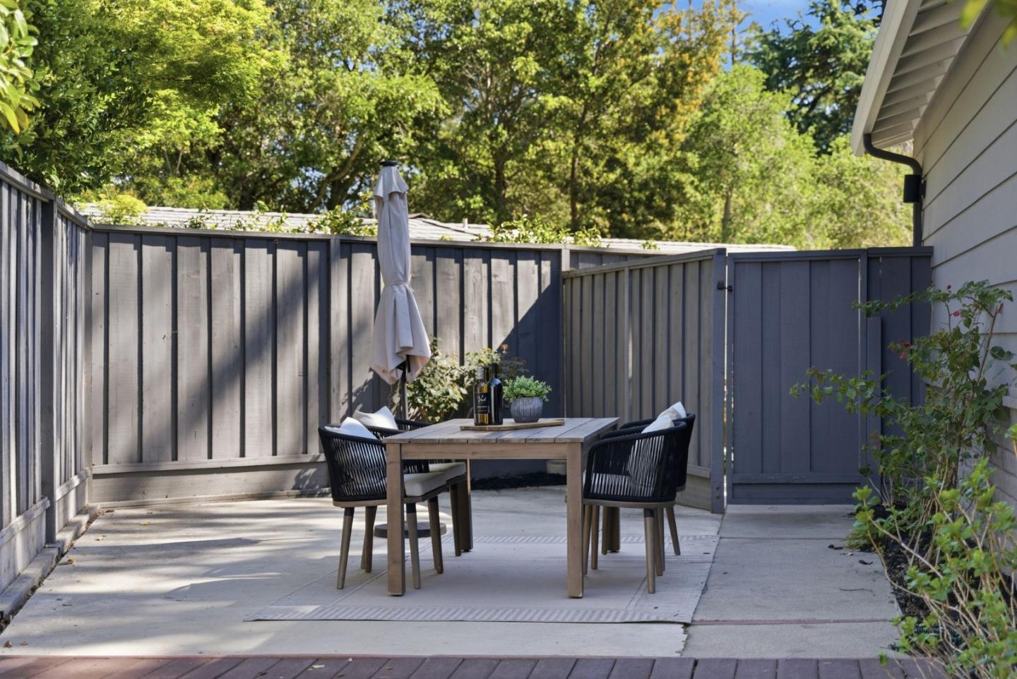 Detail Gallery Image 36 of 48 For 20 Campo Bello Ct, Menlo Park,  CA 94025 - 4 Beds | 2 Baths