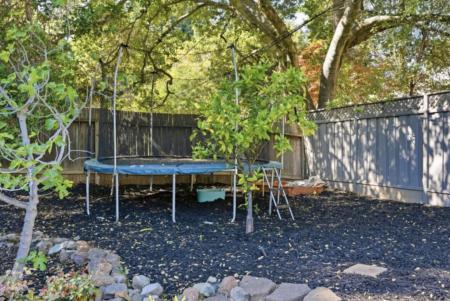 Detail Gallery Image 46 of 48 For 20 Campo Bello Ct, Menlo Park,  CA 94025 - 4 Beds | 2 Baths