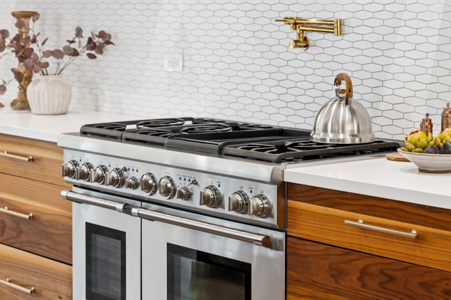 Detail Gallery Image 15 of 99 For 16988 Kennedy Rd, Los Gatos,  CA 95032 - 4 Beds | 4/1 Baths