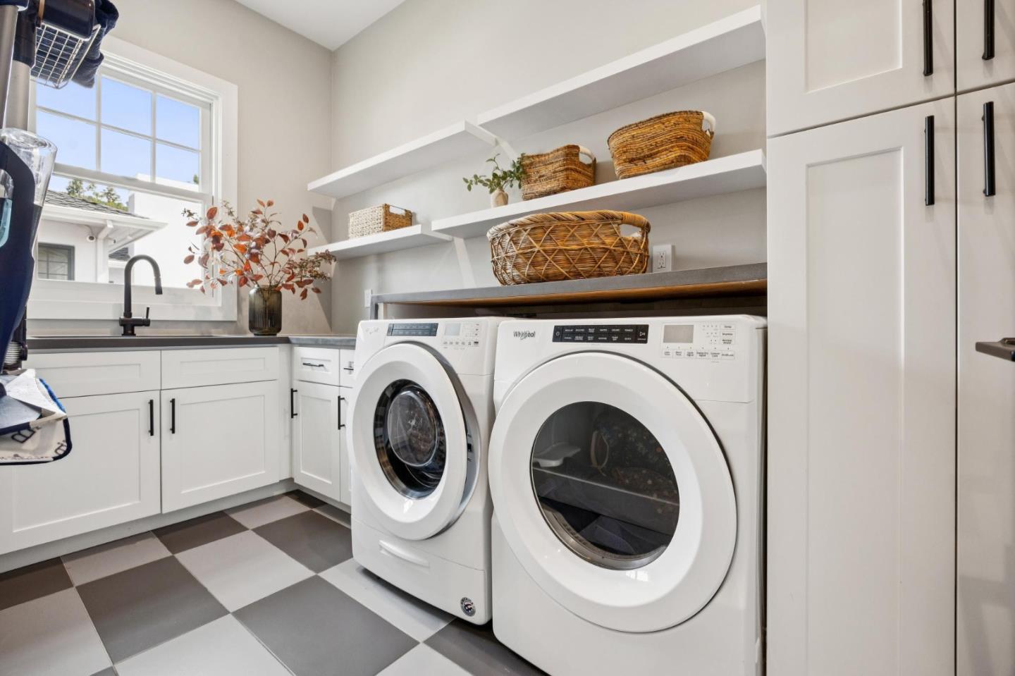 Detail Gallery Image 53 of 99 For 16988 Kennedy Rd, Los Gatos,  CA 95032 - 4 Beds | 4/1 Baths