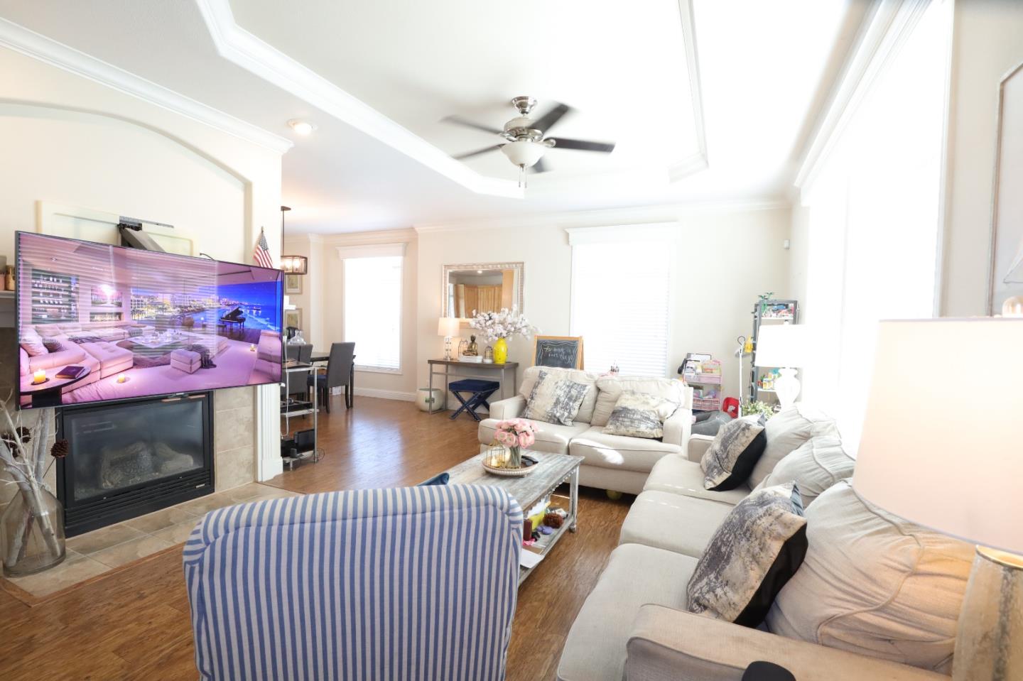 Detail Gallery Image 3 of 33 For 5450 Monterey Rd #182,  San Jose,  CA 95111 - 3 Beds | 2 Baths