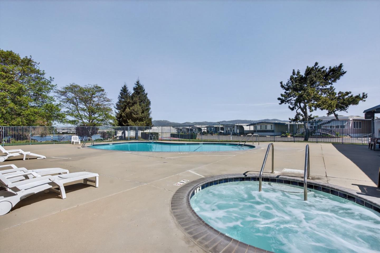 Detail Gallery Image 14 of 19 For 158 Kern St #10,  Salinas,  CA 93905 - 1 Beds | 1 Baths