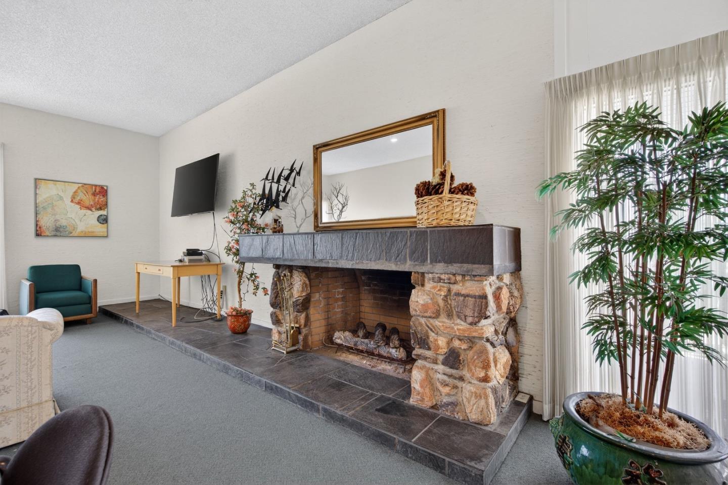 Detail Gallery Image 17 of 19 For 158 Kern St #10,  Salinas,  CA 93905 - 1 Beds | 1 Baths