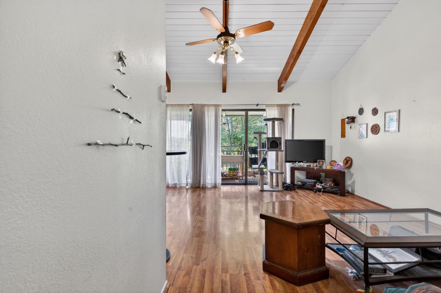 Detail Gallery Image 2 of 19 For 158 Kern St #10,  Salinas,  CA 93905 - 1 Beds | 1 Baths