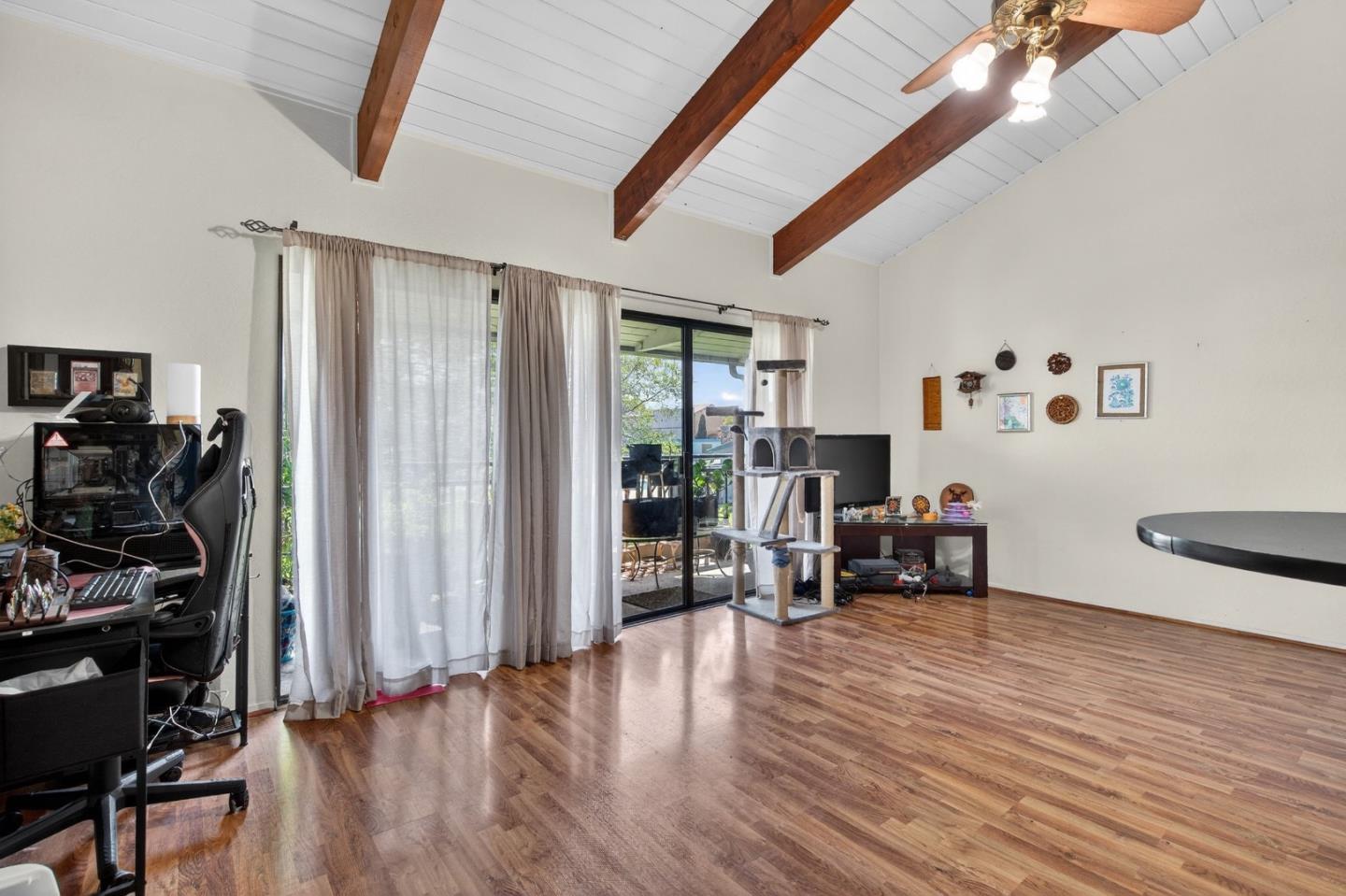 Detail Gallery Image 4 of 19 For 158 Kern St #10,  Salinas,  CA 93905 - 1 Beds | 1 Baths