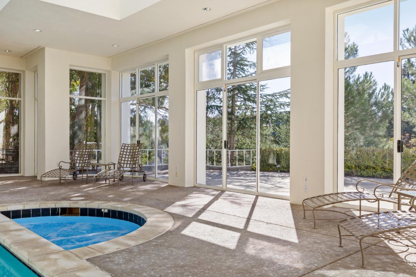 Detail Gallery Image 101 of 120 For 15 Boroughwood Pl, Hillsborough,  CA 94010 - 6 Beds | 7/2 Baths