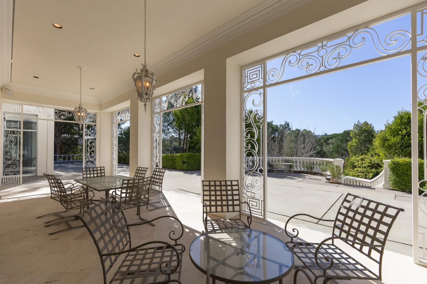 Detail Gallery Image 102 of 120 For 15 Boroughwood Pl, Hillsborough,  CA 94010 - 6 Beds | 7/2 Baths