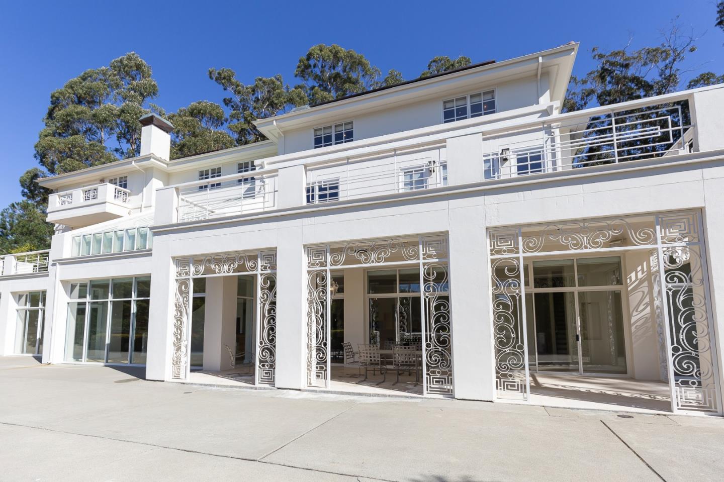 Detail Gallery Image 103 of 120 For 15 Boroughwood Pl, Hillsborough,  CA 94010 - 6 Beds | 7/2 Baths