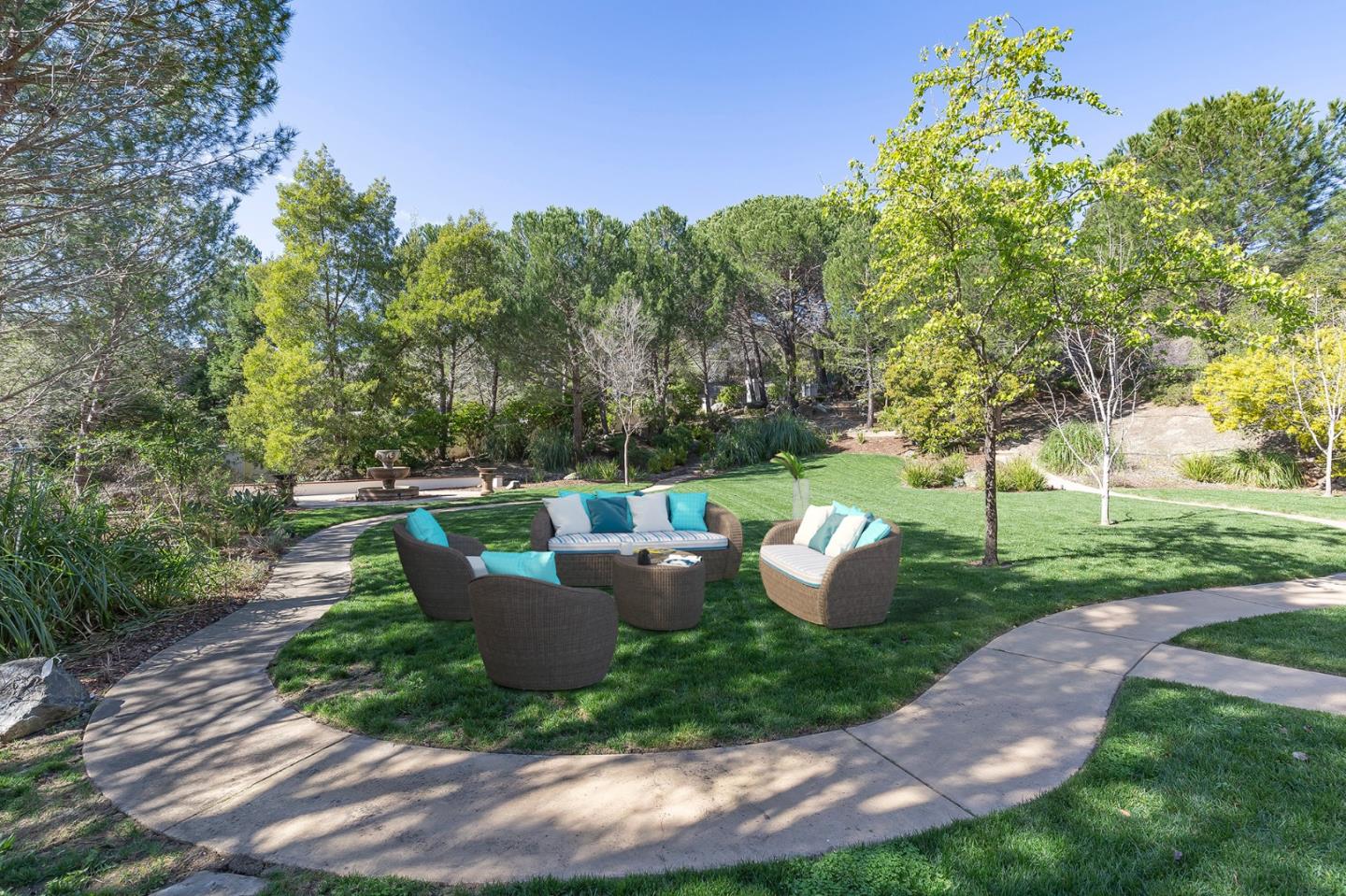 Detail Gallery Image 110 of 120 For 15 Boroughwood Pl, Hillsborough,  CA 94010 - 6 Beds | 7/2 Baths