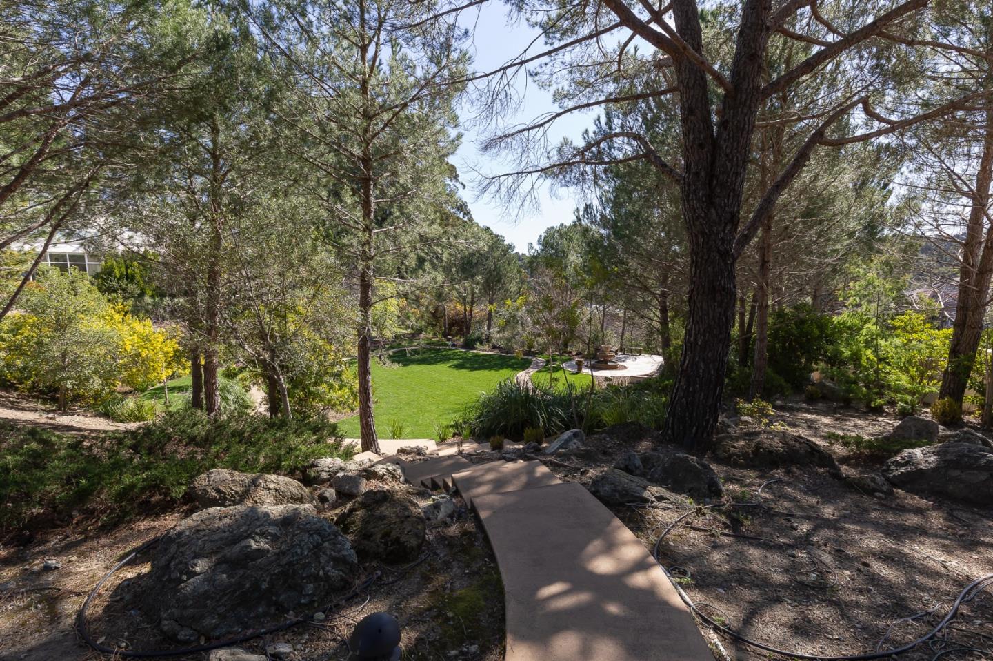 Detail Gallery Image 116 of 120 For 15 Boroughwood Pl, Hillsborough,  CA 94010 - 6 Beds | 7/2 Baths