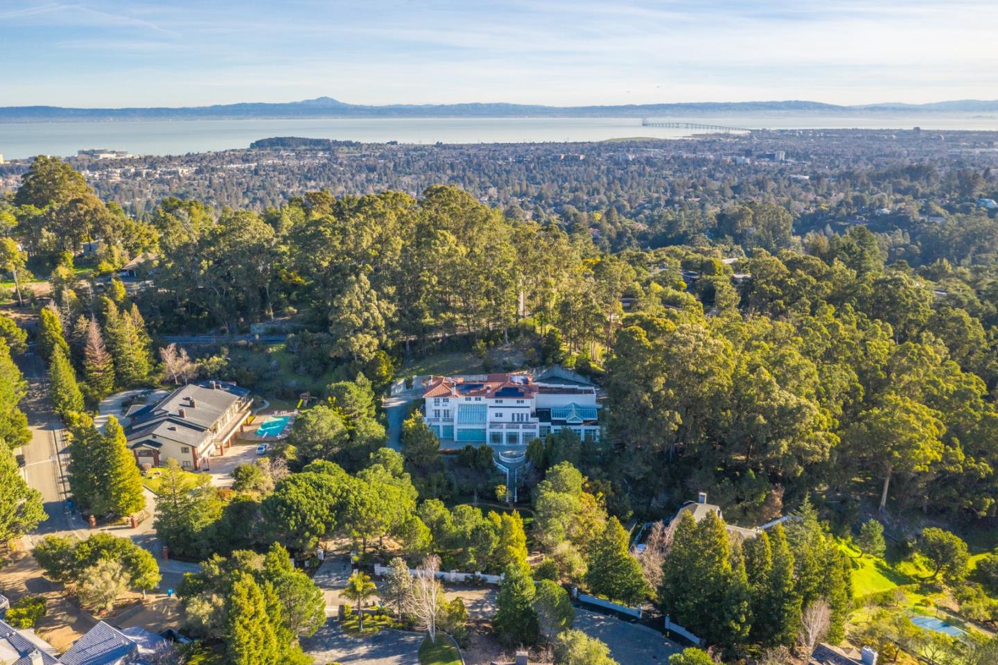 Detail Gallery Image 120 of 120 For 15 Boroughwood Pl, Hillsborough,  CA 94010 - 6 Beds | 7/2 Baths