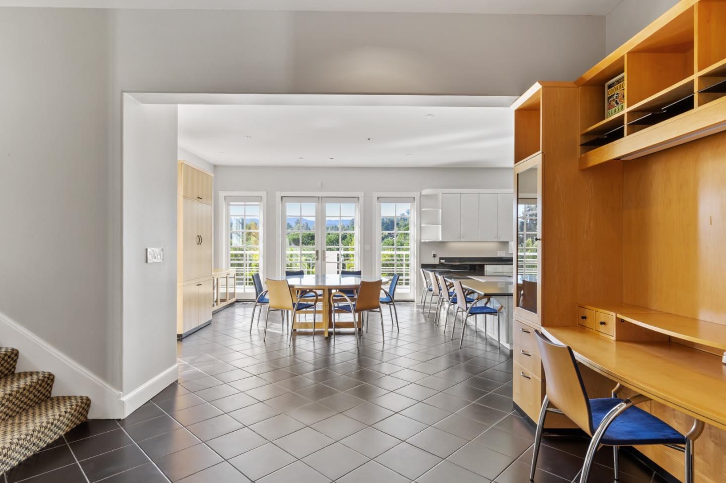 Detail Gallery Image 23 of 120 For 15 Boroughwood Pl, Hillsborough,  CA 94010 - 6 Beds | 7/2 Baths