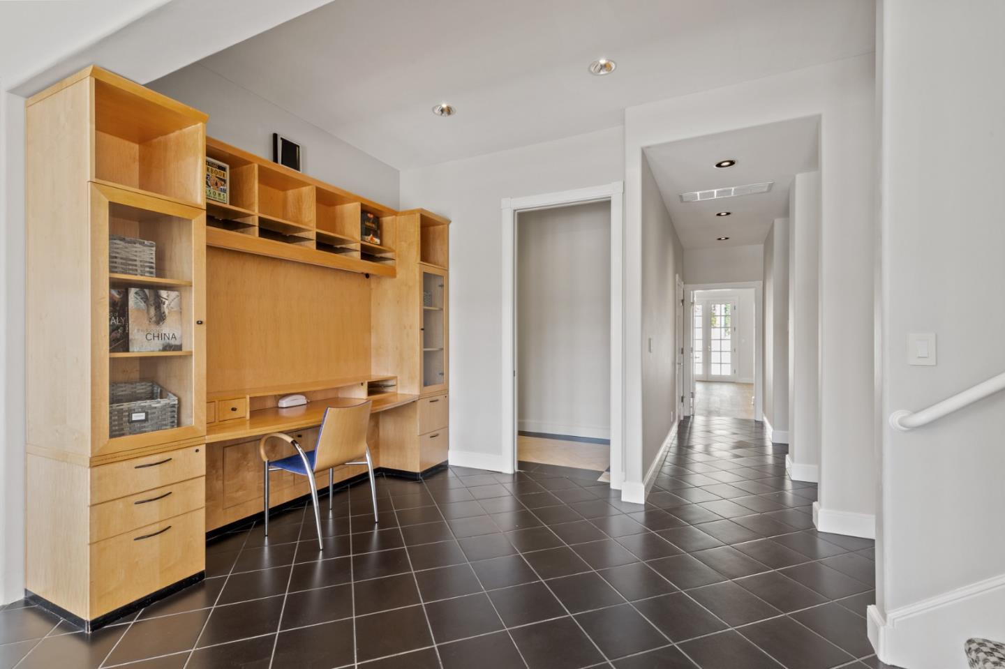 Detail Gallery Image 25 of 120 For 15 Boroughwood Pl, Hillsborough,  CA 94010 - 6 Beds | 7/2 Baths