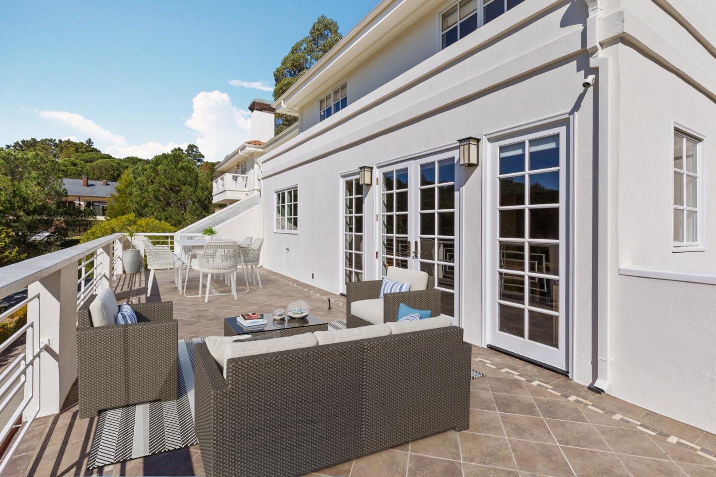 Detail Gallery Image 35 of 120 For 15 Boroughwood Pl, Hillsborough,  CA 94010 - 6 Beds | 7/2 Baths