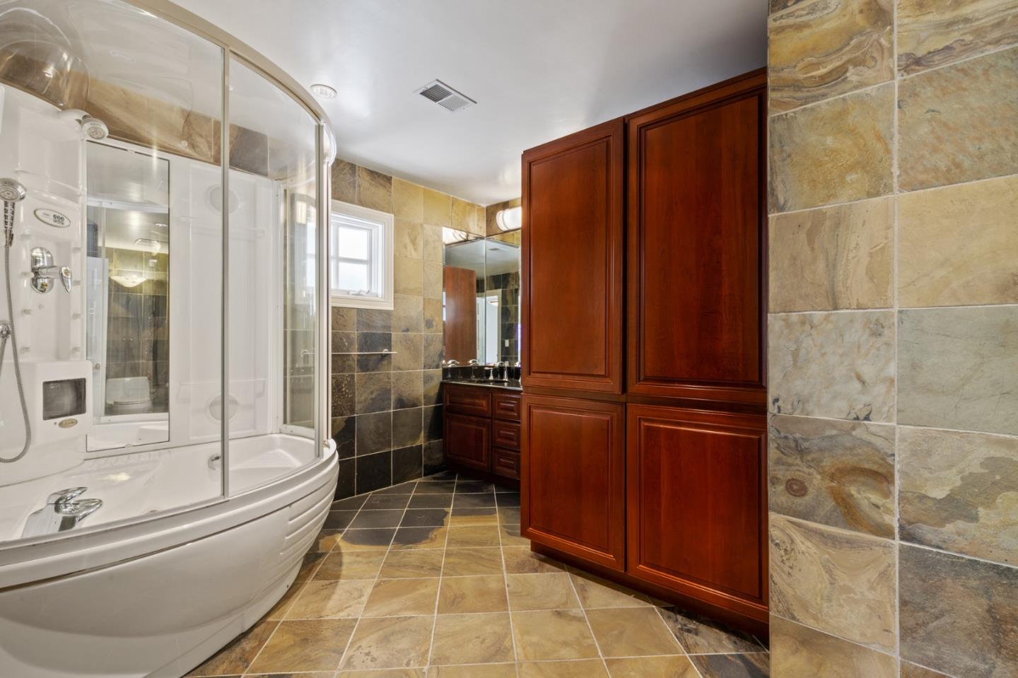 Detail Gallery Image 48 of 120 For 15 Boroughwood Pl, Hillsborough,  CA 94010 - 6 Beds | 7/2 Baths