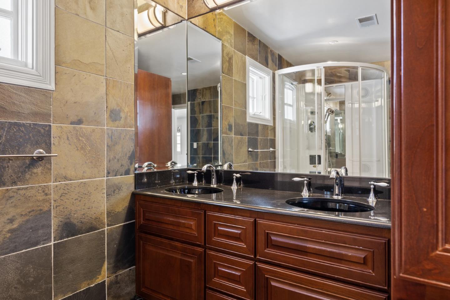 Detail Gallery Image 50 of 120 For 15 Boroughwood Pl, Hillsborough,  CA 94010 - 6 Beds | 7/2 Baths