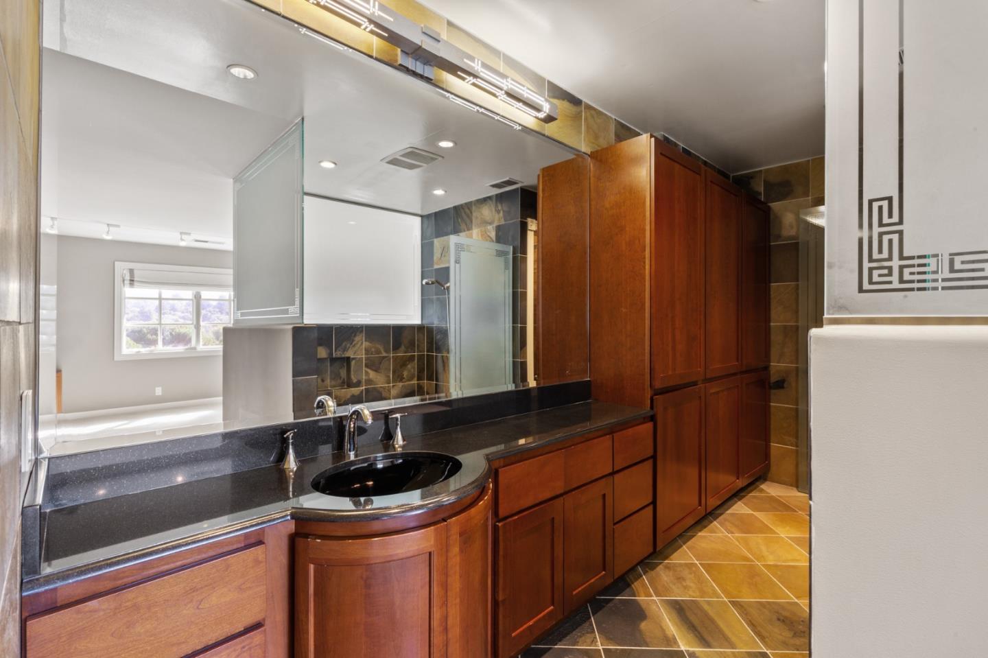 Detail Gallery Image 58 of 120 For 15 Boroughwood Pl, Hillsborough,  CA 94010 - 6 Beds | 7/2 Baths