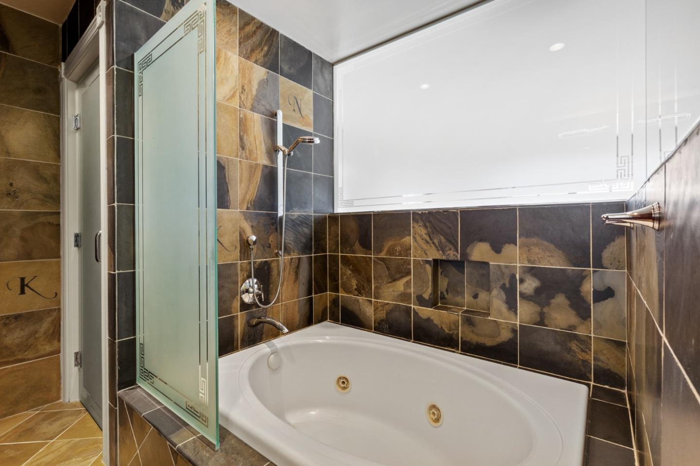 Detail Gallery Image 59 of 120 For 15 Boroughwood Pl, Hillsborough,  CA 94010 - 6 Beds | 7/2 Baths