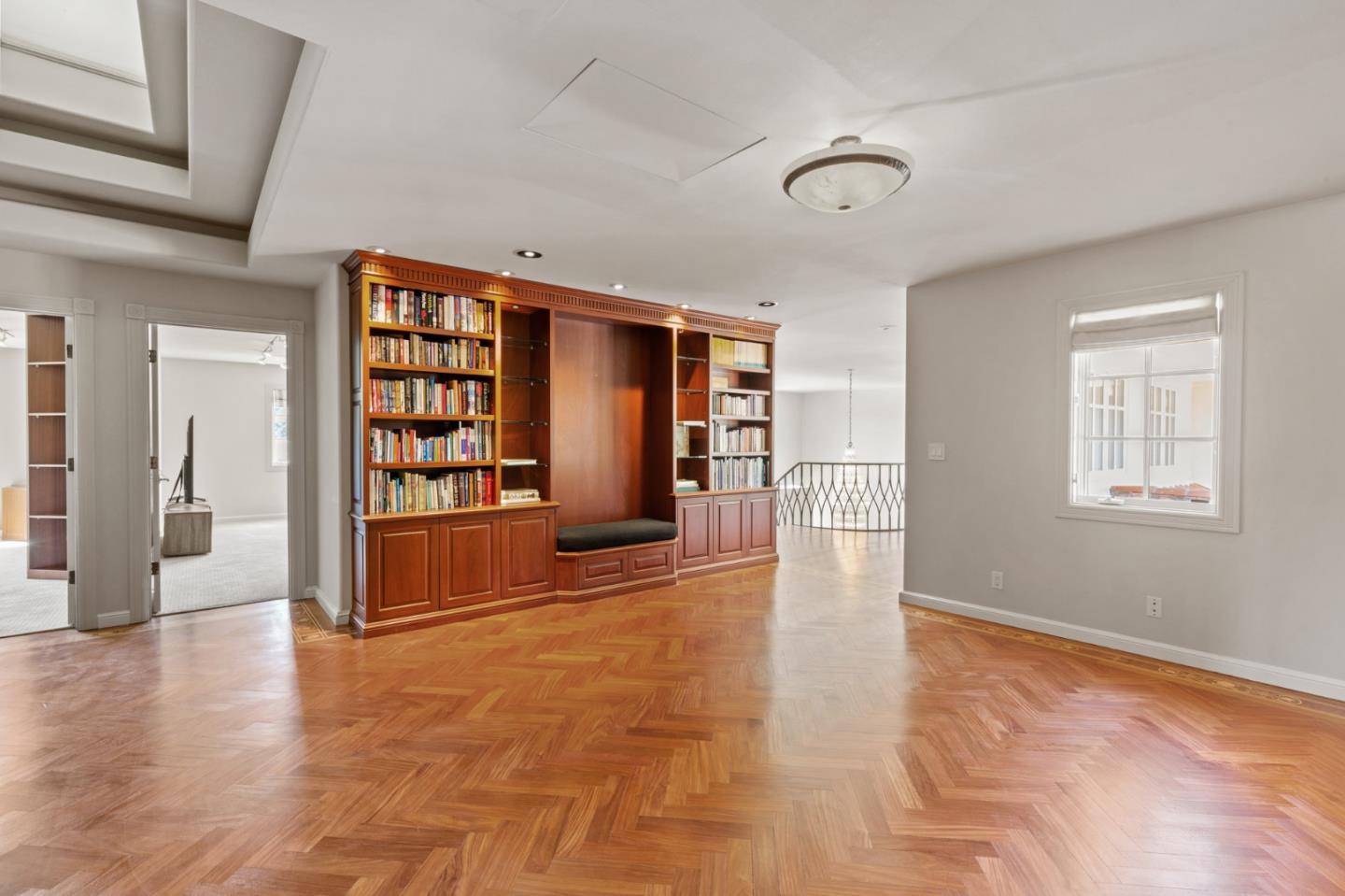 Detail Gallery Image 60 of 120 For 15 Boroughwood Pl, Hillsborough,  CA 94010 - 6 Beds | 7/2 Baths