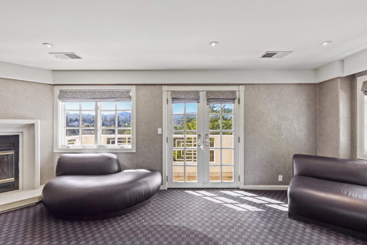 Detail Gallery Image 64 of 120 For 15 Boroughwood Pl, Hillsborough,  CA 94010 - 6 Beds | 7/2 Baths