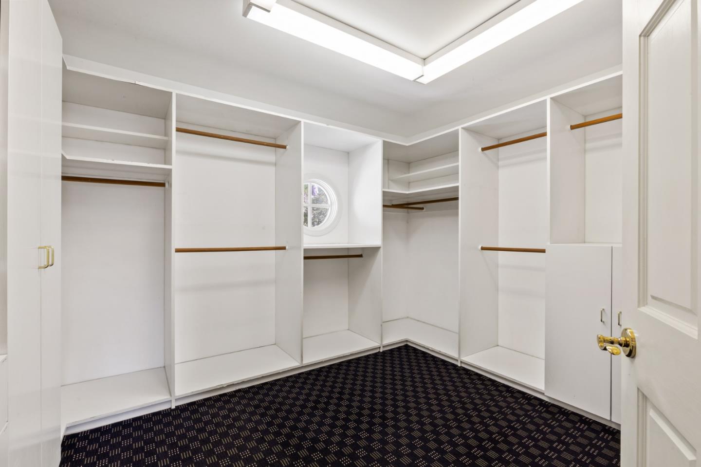 Detail Gallery Image 69 of 120 For 15 Boroughwood Pl, Hillsborough,  CA 94010 - 6 Beds | 7/2 Baths