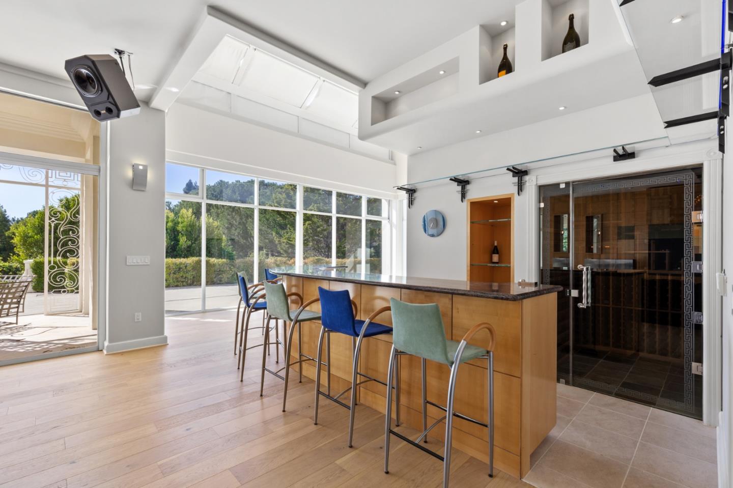 Detail Gallery Image 85 of 120 For 15 Boroughwood Pl, Hillsborough,  CA 94010 - 6 Beds | 7/2 Baths