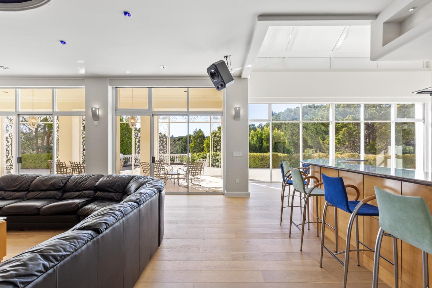 Detail Gallery Image 88 of 120 For 15 Boroughwood Pl, Hillsborough,  CA 94010 - 6 Beds | 7/2 Baths