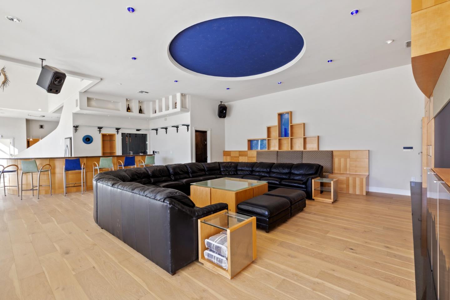 Detail Gallery Image 90 of 120 For 15 Boroughwood Pl, Hillsborough,  CA 94010 - 6 Beds | 7/2 Baths