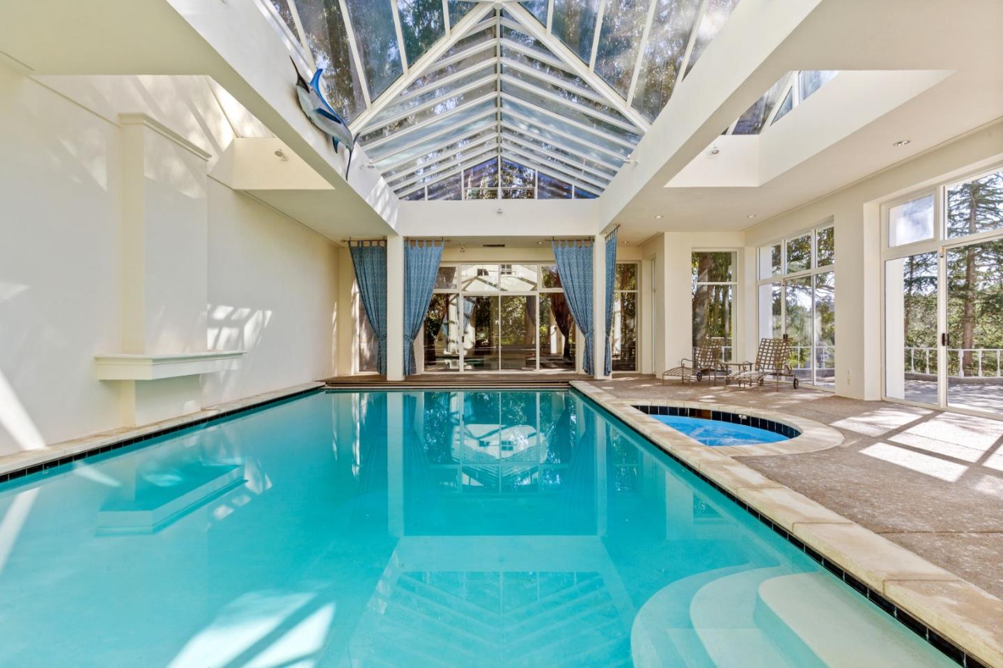 Detail Gallery Image 97 of 120 For 15 Boroughwood Pl, Hillsborough,  CA 94010 - 6 Beds | 7/2 Baths