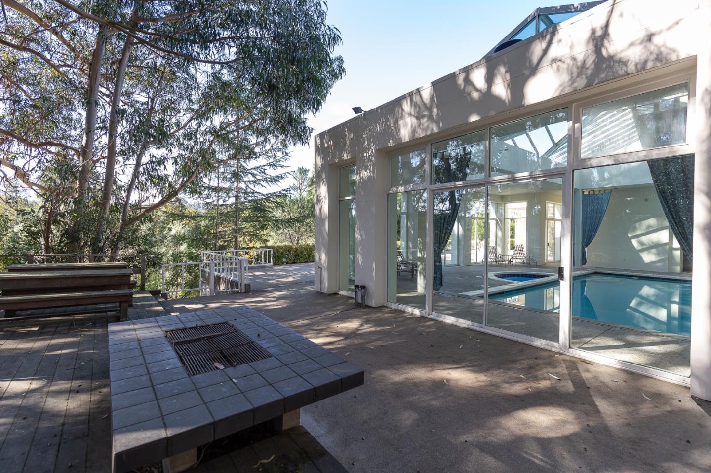 Detail Gallery Image 99 of 120 For 15 Boroughwood Pl, Hillsborough,  CA 94010 - 6 Beds | 7/2 Baths