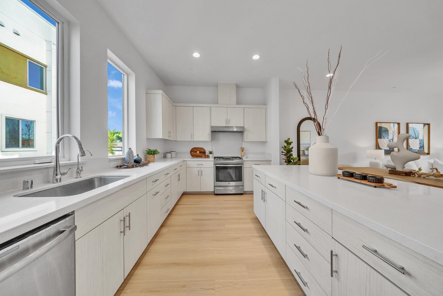 Detail Gallery Image 13 of 39 For 7922 Regional Cmn, Dublin,  CA 94568 - 2 Beds | 2/1 Baths