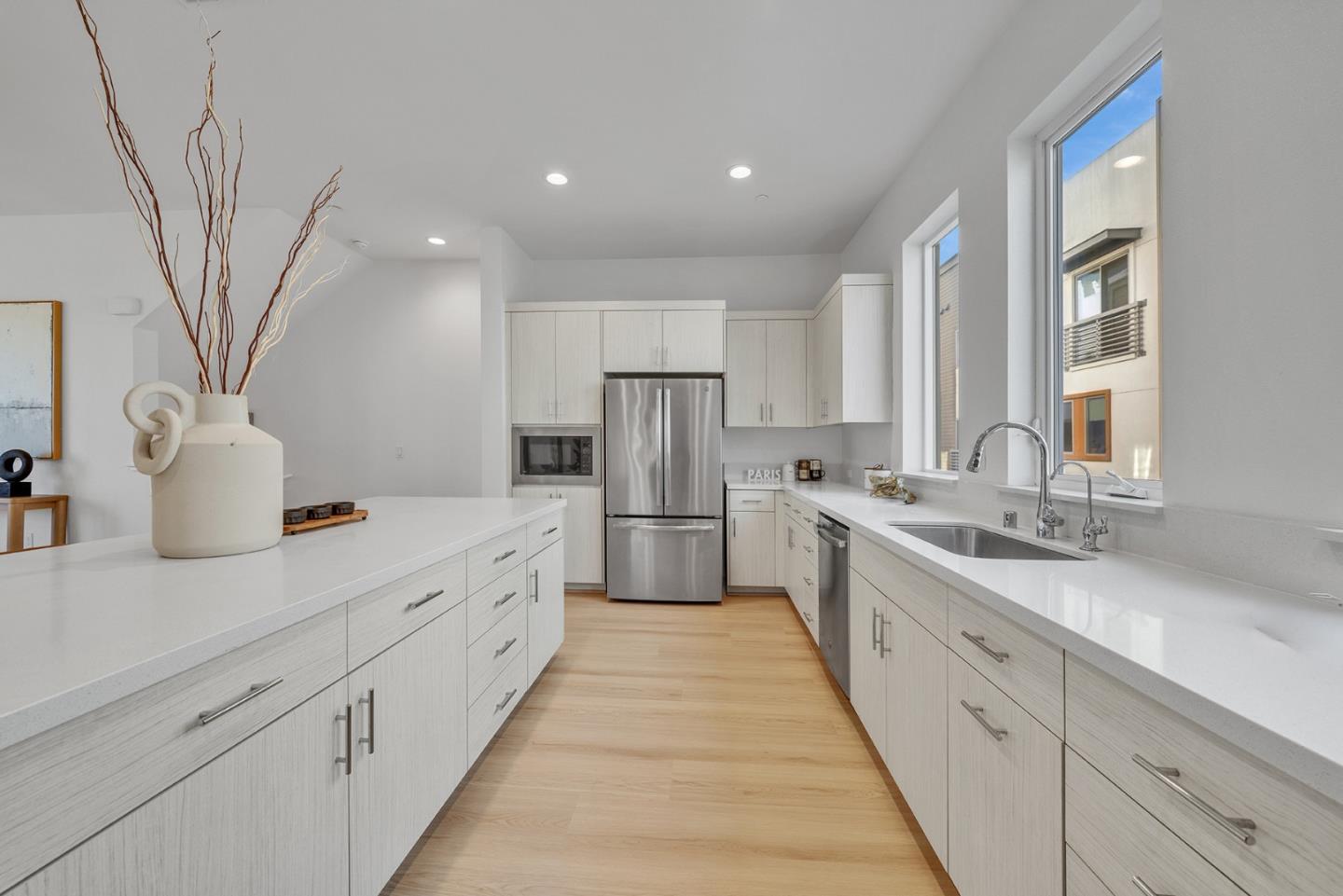 Detail Gallery Image 14 of 39 For 7922 Regional Cmn, Dublin,  CA 94568 - 2 Beds | 2/1 Baths