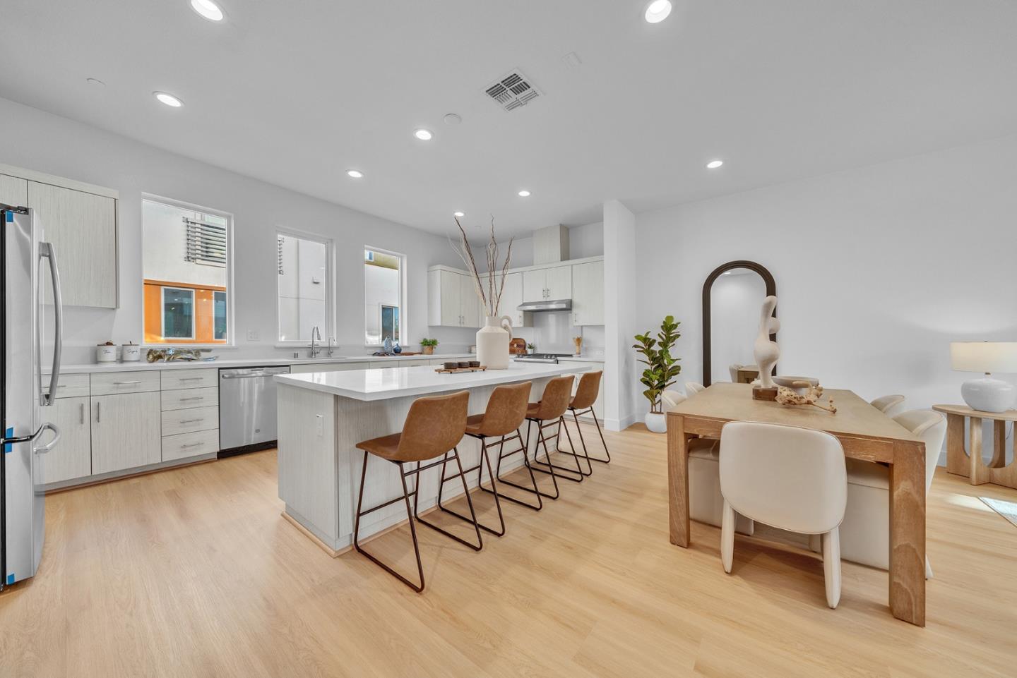 Detail Gallery Image 16 of 39 For 7922 Regional Cmn, Dublin,  CA 94568 - 2 Beds | 2/1 Baths