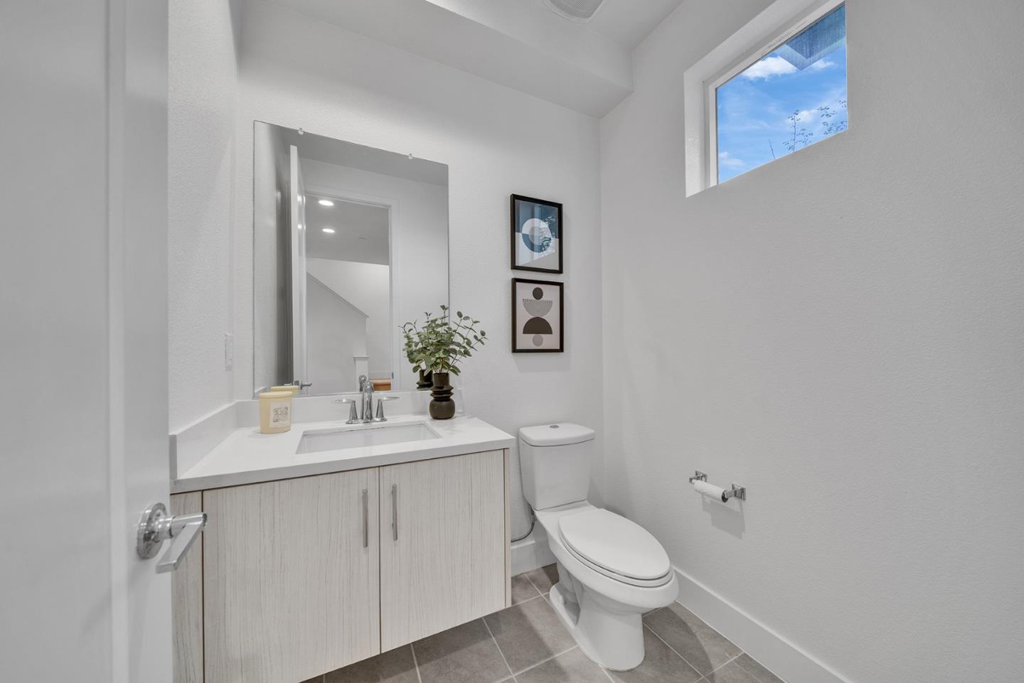 Detail Gallery Image 8 of 39 For 7922 Regional Cmn, Dublin,  CA 94568 - 2 Beds | 2/1 Baths