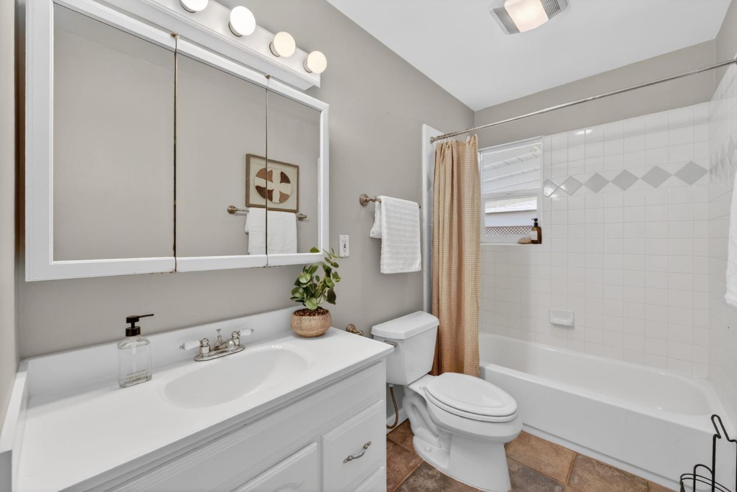 Detail Gallery Image 36 of 54 For 4012 Laurelglen Ct, San Jose,  CA 95118 - 3 Beds | 2 Baths