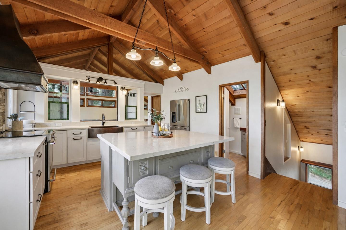 Detail Gallery Image 10 of 30 For 120 Bella Vista Ln, Watsonville,  CA 95076 - 4 Beds | 2/1 Baths