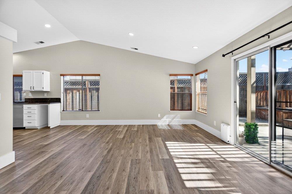 Detail Gallery Image 10 of 36 For 661 Del Mar Dr, Hollister,  CA 95023 - 4 Beds | 2 Baths