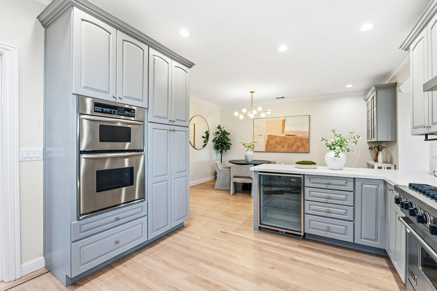 Detail Gallery Image 16 of 72 For 1466 Alvarado Ave, Burlingame,  CA 94010 - 3 Beds | 2/1 Baths