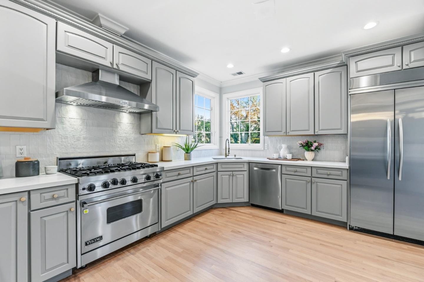 Detail Gallery Image 18 of 72 For 1466 Alvarado Ave, Burlingame,  CA 94010 - 3 Beds | 2/1 Baths