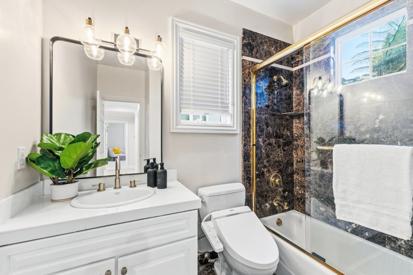 Detail Gallery Image 36 of 72 For 1466 Alvarado Ave, Burlingame,  CA 94010 - 3 Beds | 2/1 Baths