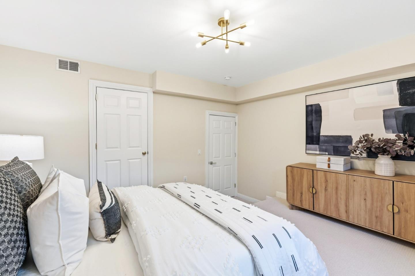 Detail Gallery Image 41 of 72 For 1466 Alvarado Ave, Burlingame,  CA 94010 - 3 Beds | 2/1 Baths