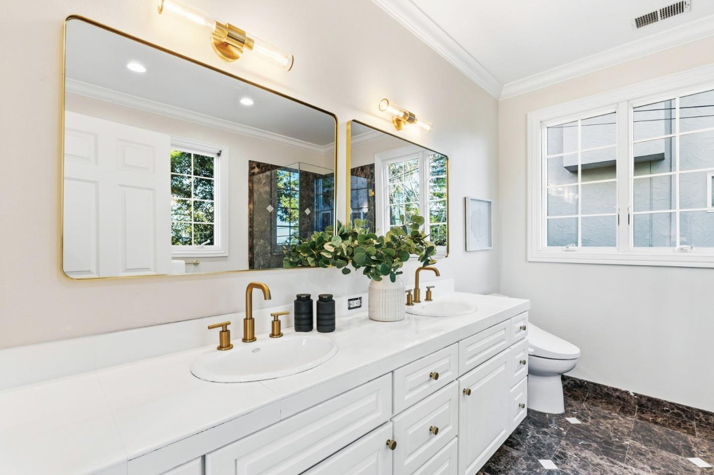 Detail Gallery Image 52 of 72 For 1466 Alvarado Ave, Burlingame,  CA 94010 - 3 Beds | 2/1 Baths