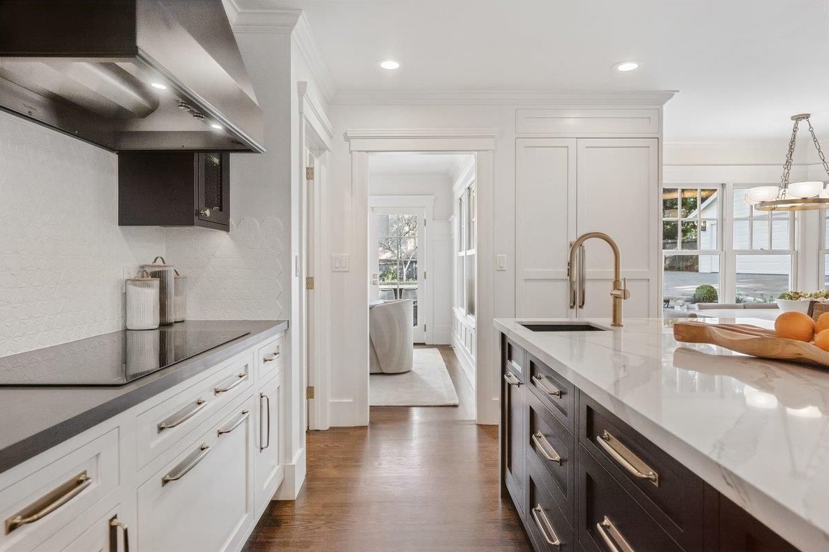 Detail Gallery Image 12 of 37 For 1347 Montero Ave, Burlingame,  CA 94010 - 5 Beds | 4 Baths