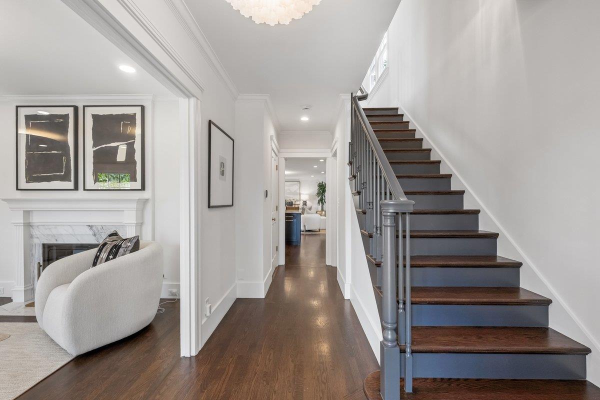 Detail Gallery Image 3 of 37 For 1347 Montero Ave, Burlingame,  CA 94010 - 5 Beds | 4 Baths