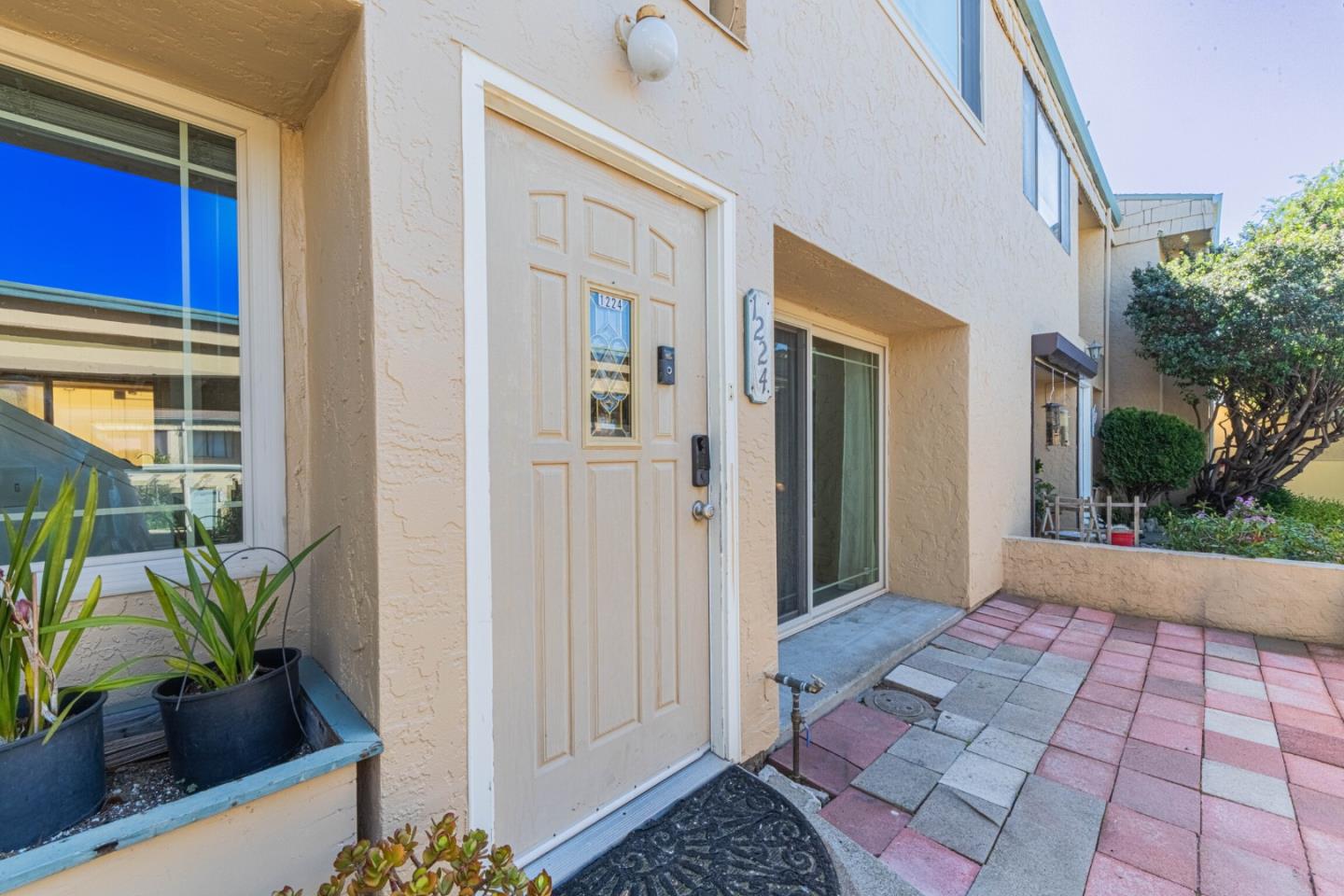 Detail Gallery Image 2 of 36 For 1224 Trinity Ave #14,  Seaside,  CA 93955 - 3 Beds | 2 Baths