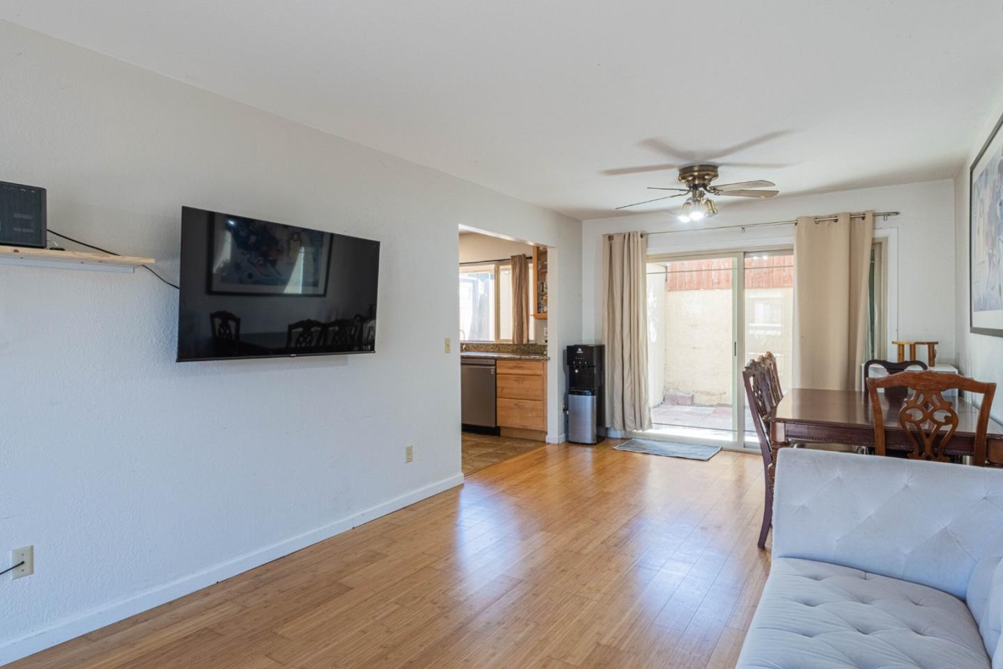 Detail Gallery Image 7 of 36 For 1224 Trinity Ave #14,  Seaside,  CA 93955 - 3 Beds | 2 Baths