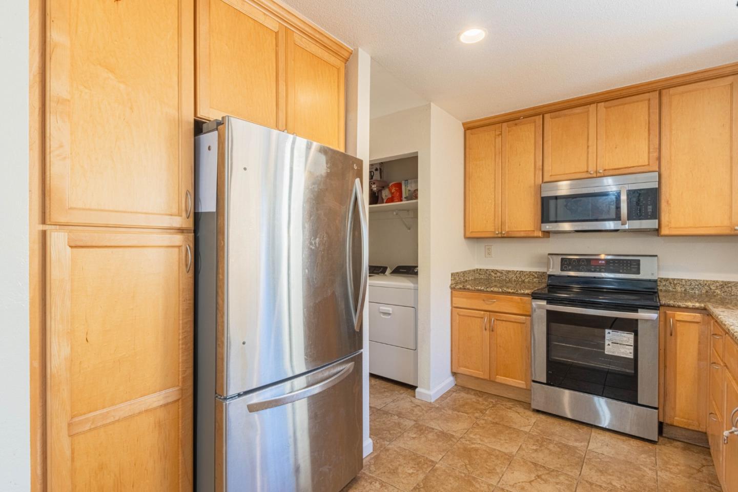 Detail Gallery Image 9 of 36 For 1224 Trinity Ave #14,  Seaside,  CA 93955 - 3 Beds | 2 Baths