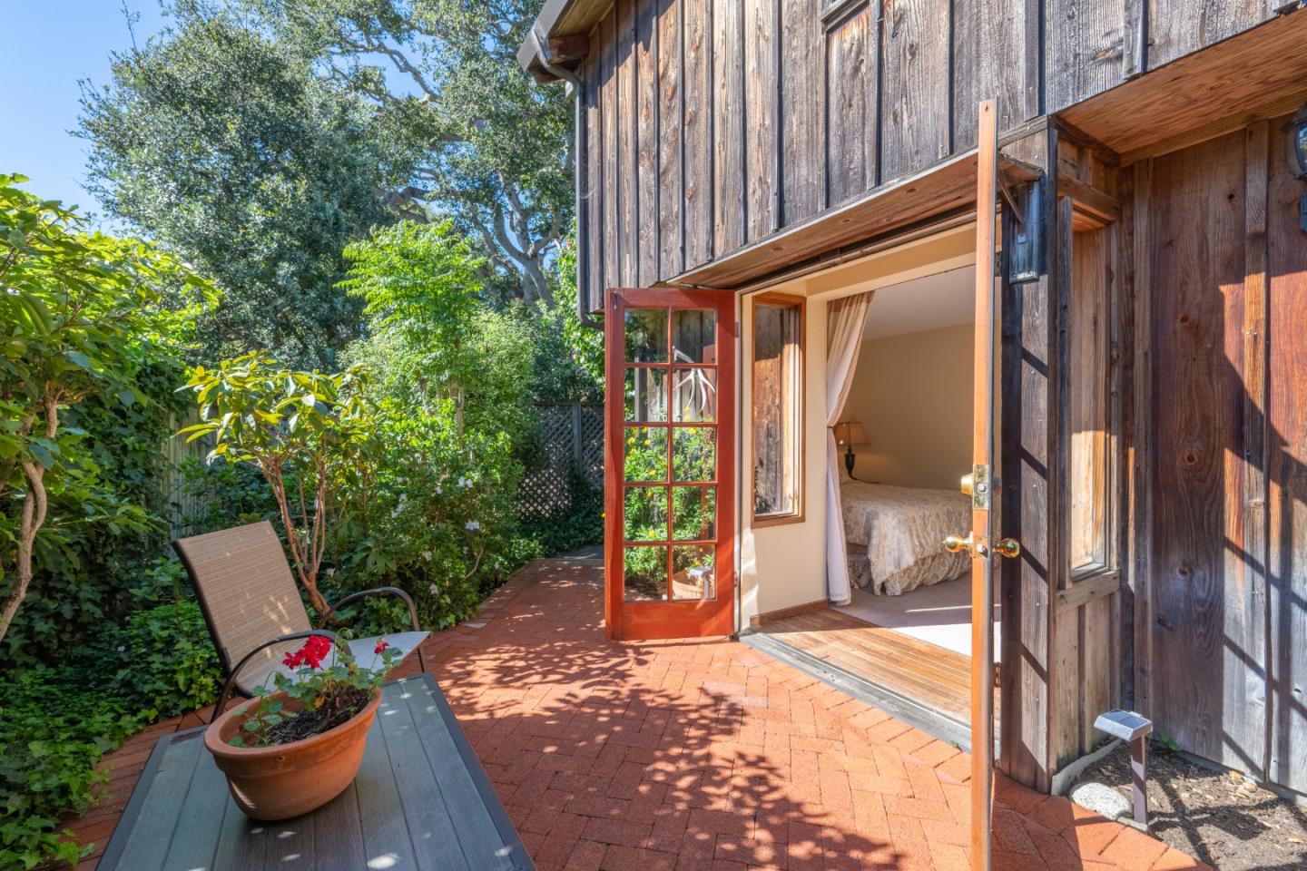 Detail Gallery Image 27 of 33 For 26181 Valley View Ave, Carmel,  CA 93923 - 3 Beds | 4 Baths