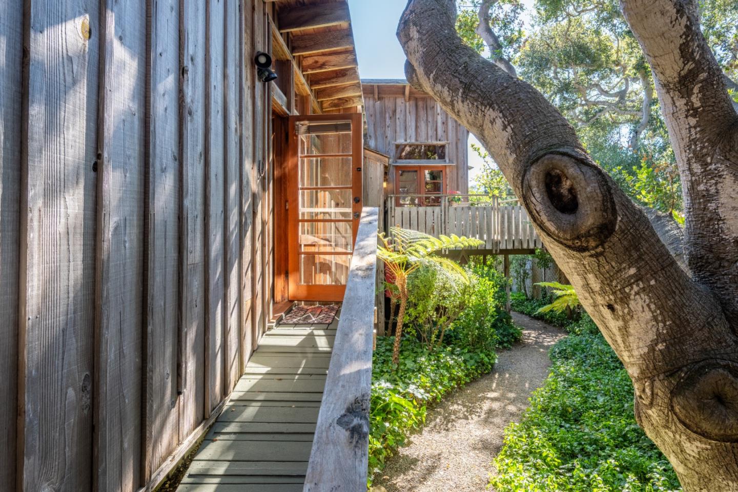 Detail Gallery Image 31 of 33 For 26181 Valley View Ave, Carmel,  CA 93923 - 3 Beds | 4 Baths