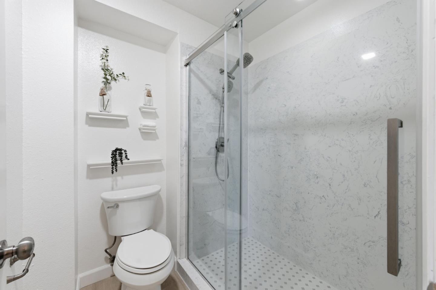 Detail Gallery Image 12 of 27 For 6023 Joaquin Murieta Ave a,  Newark,  CA 94560 - 3 Beds | 2 Baths